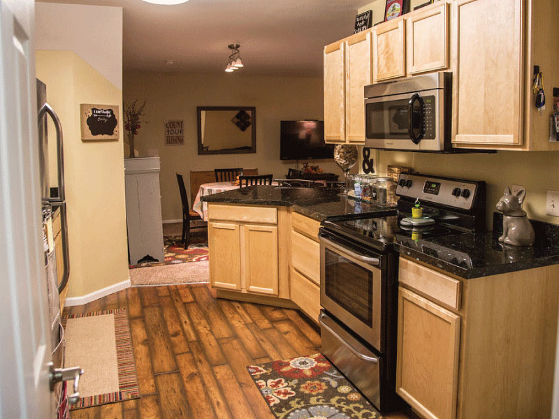 Lamont Companies East Briar Town House Apartment Complex for Rent in Aberdeen SD - Kitchen