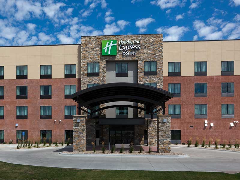 Lamont Companies Holiday Inn Express and Suites by IHG in Iowa - Exterior Property Photo