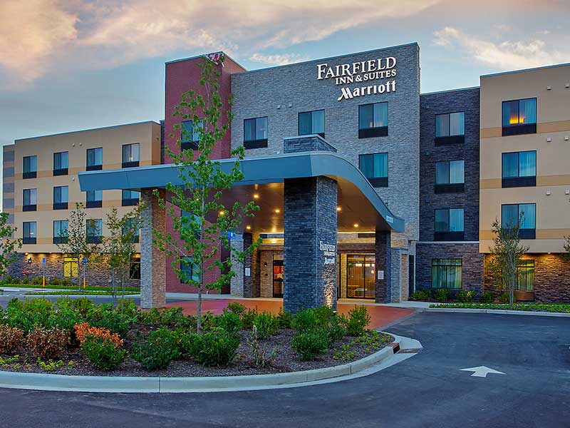 Fairfield Inn & Suites by Marriott Hotel in Tennessee - Exterior at Dusk